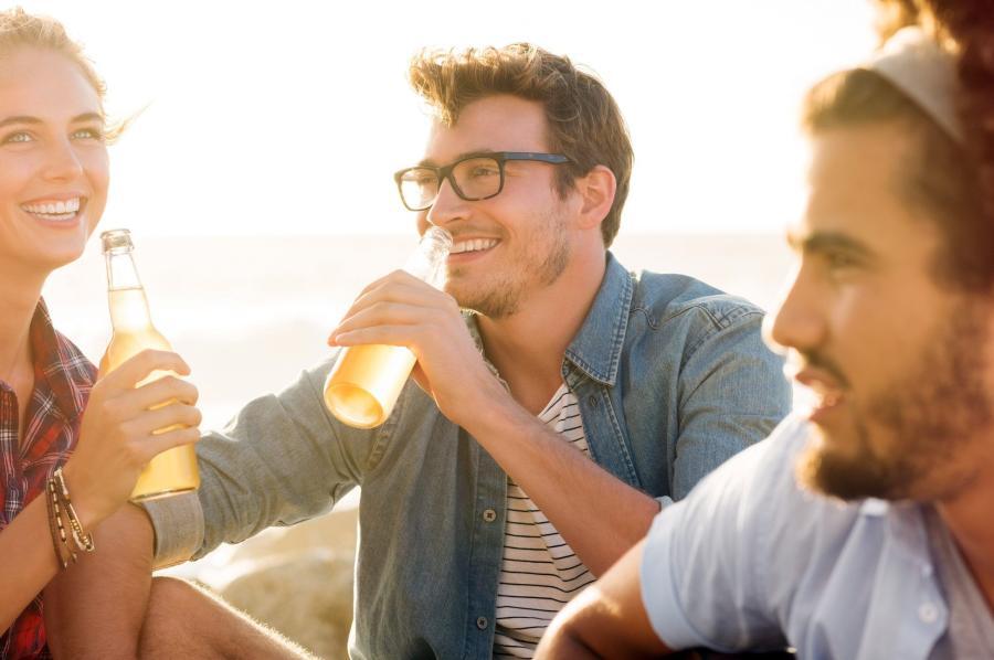 17 psychological tricks to make people like you immediately
